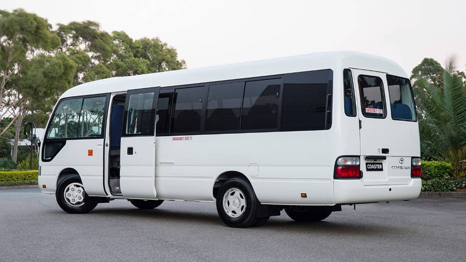 toyota-coaster-deluxe